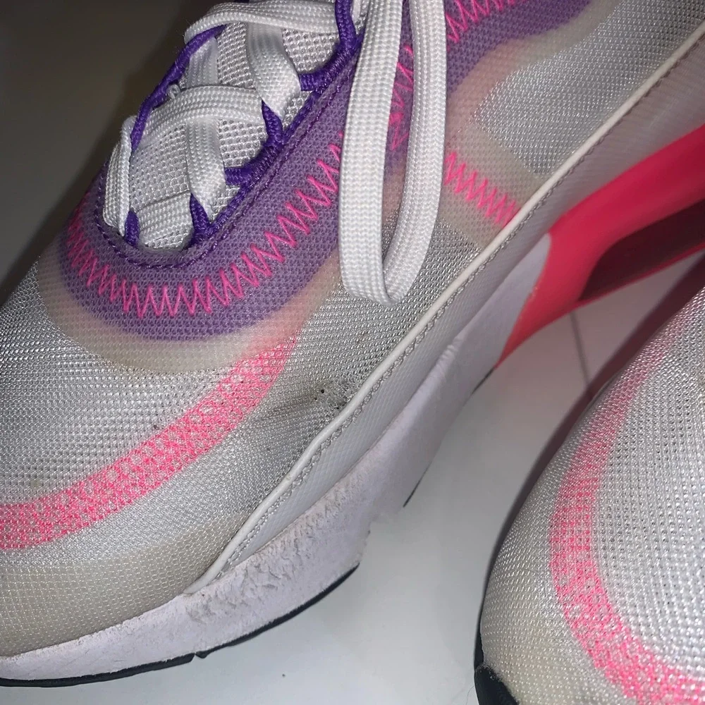 Nike Air Max 2090 White Hyper Orange Running Shoes Women sz 7; Used No Box